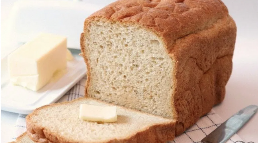 Se ami il pane quanto noi, trova qui  la ricetta base per farlo in casa!